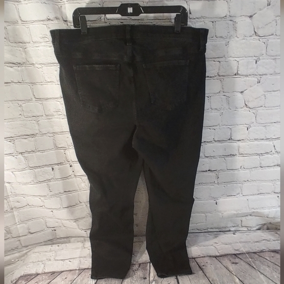 Torrid Bombshell Skinny Destroyed Black Jeans 20R - Picture 2 of 16